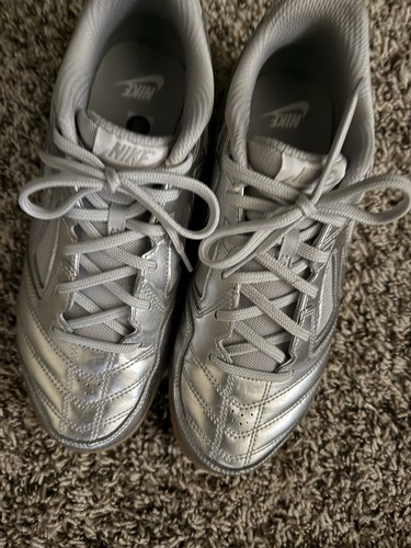 Taglia nike gato lv8 - -,